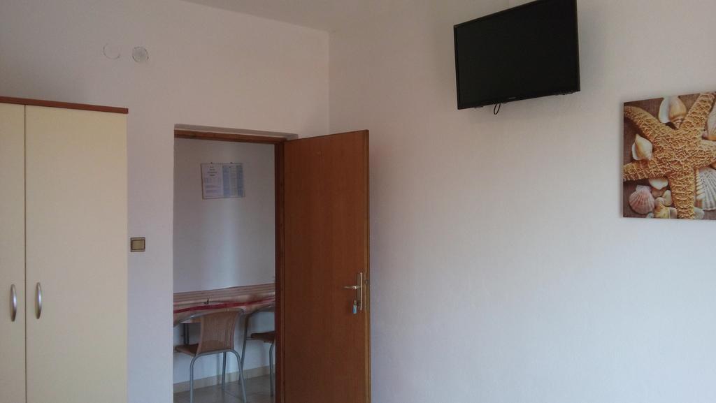 Apartments And Rooms Nediljko Бибине Екстериор снимка
