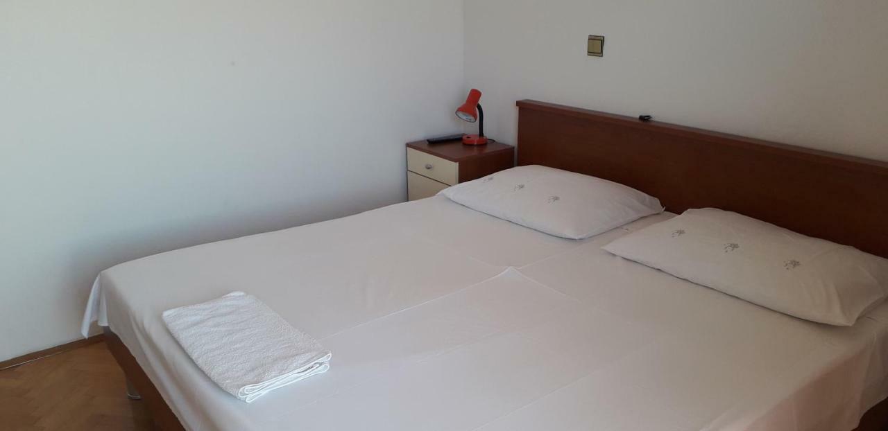 Apartments And Rooms Nediljko Бибине Екстериор снимка